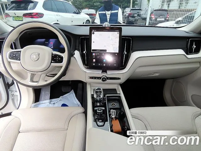 Volvo XC60 2025 thumb 10