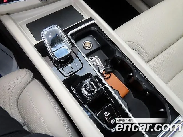 Volvo XC60 2025 thumb 9
