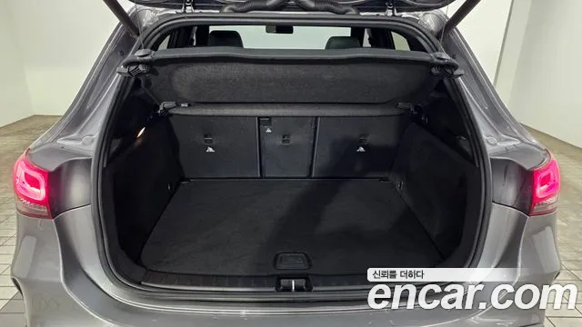 Mercedes-Benz A-Класс 2023 thumb 3