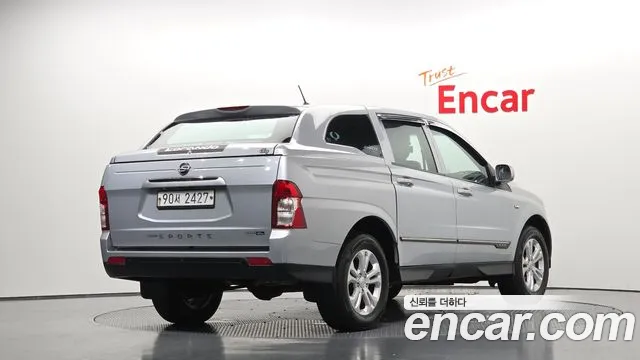 KGM Korando 2015 thumb 2