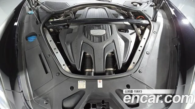 Porsche Panamera 2018 thumb 5