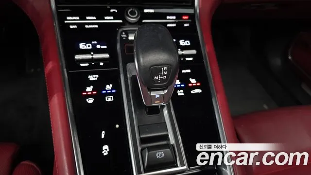 Porsche Panamera 2018 thumb 10