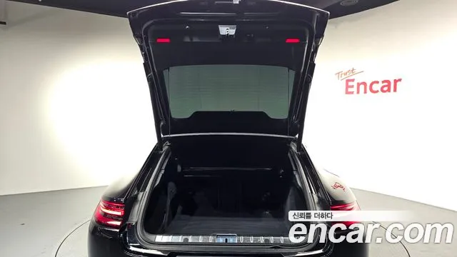 Porsche Panamera 2018 thumb 7
