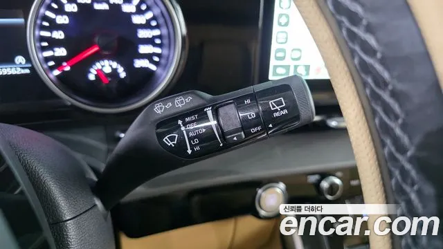 Kia Carnival 2021 thumb 11