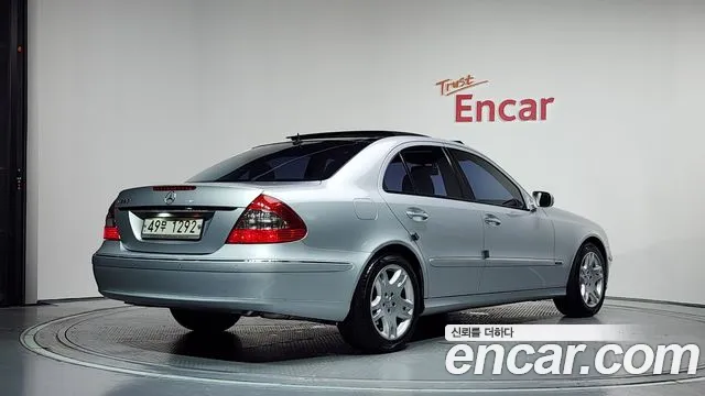 Mercedes-Benz E-Класс 2007 thumb 8