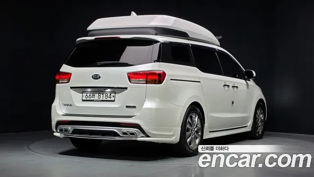 Kia Carnival 2017 thumb 12