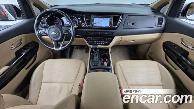 Kia Carnival 2017 thumb 2