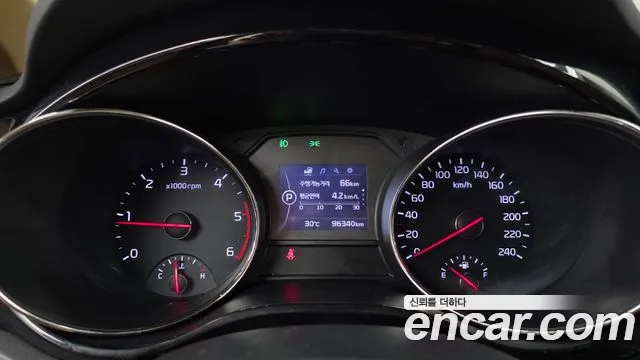 Kia Carnival 2017 thumb 8