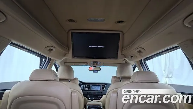 Kia Carnival 2017 thumb 6