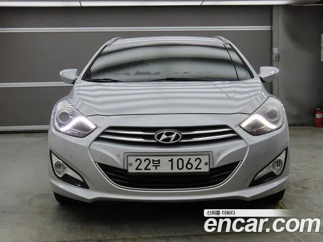 Hyundai i40 2011 thumb 11
