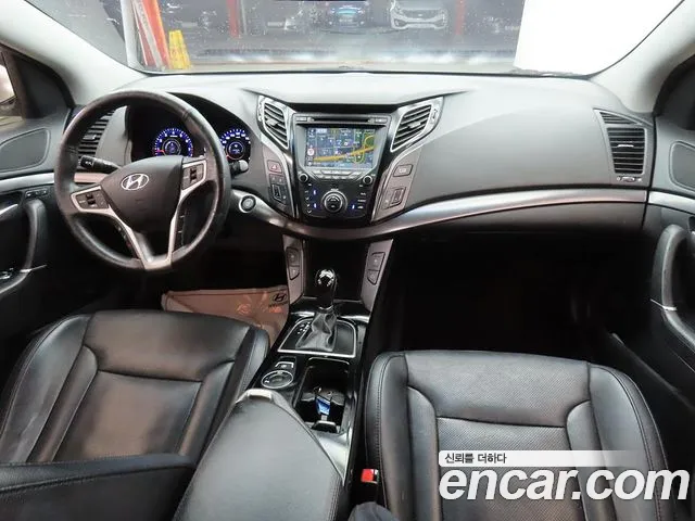 Hyundai i40 2011 thumb 10