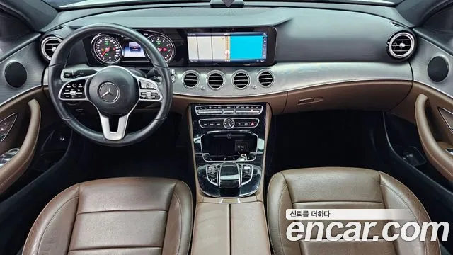 Mercedes-Benz E-Class 2018 thumb 11