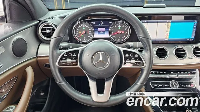 Mercedes-Benz E-Class 2018 thumb 2