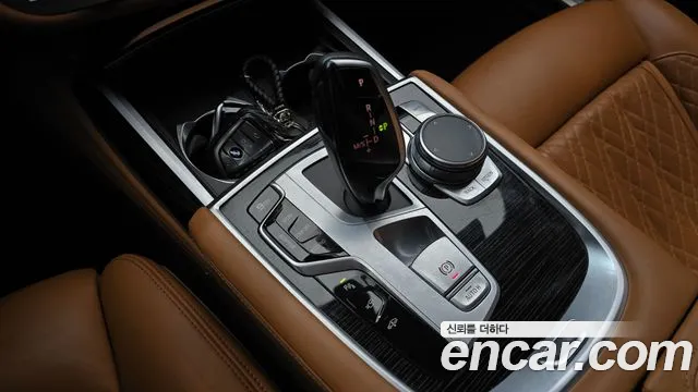 BMW 7 серии 2019 thumb 4