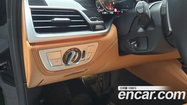 BMW 7 серии 2019 thumb 10
