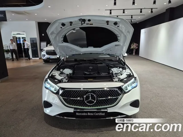 Mercedes-Benz E-Class 2026 thumb 2