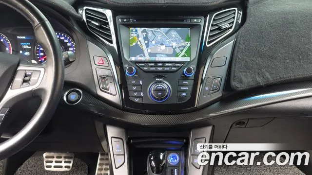 Hyundai i40 2014 thumb 12