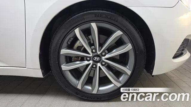 Hyundai i40 2014 thumb 10