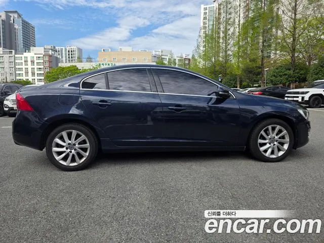 Volvo S60 2014 thumb 3
