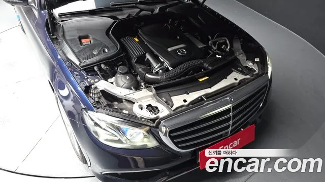 Mercedes-Benz E-Class 2019 thumb 9