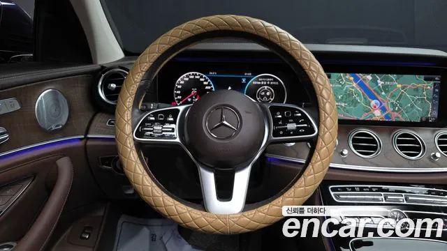 Mercedes-Benz E-Class 2019 thumb 10
