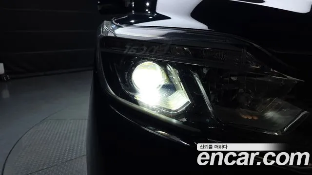 KGM Rexton 2018 thumb 9