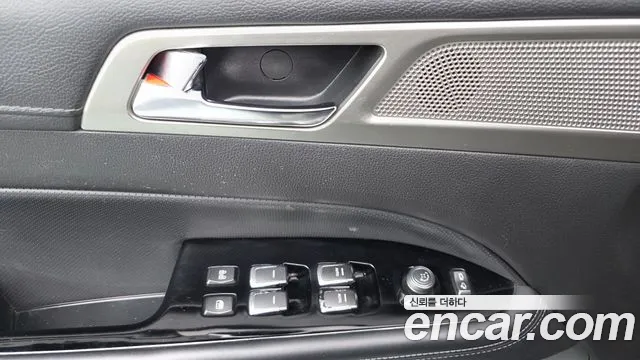 KGM Rexton 2018 thumb 5