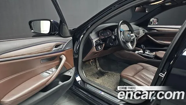 BMW 5 серии 2019 thumb 2