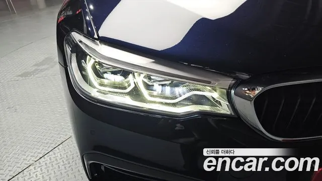 BMW 5 серии 2019 thumb 10