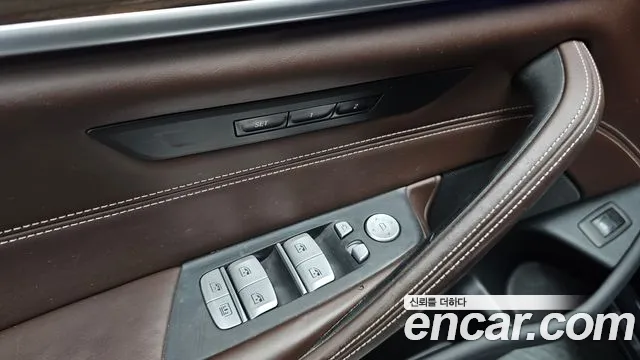 BMW 5 серии 2019 thumb 9