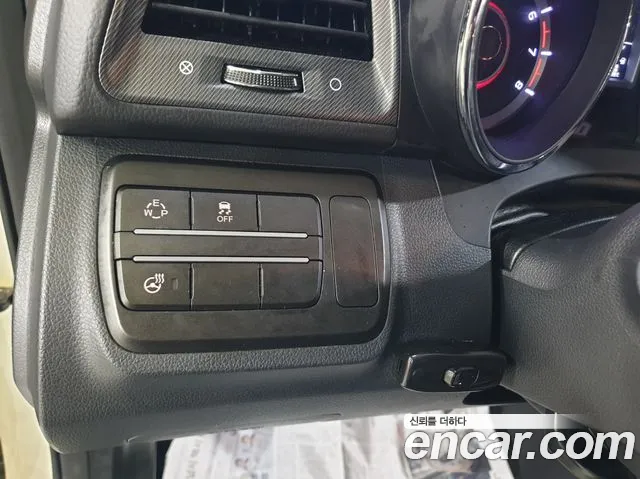 KGM Tivoli 2017 thumb 2