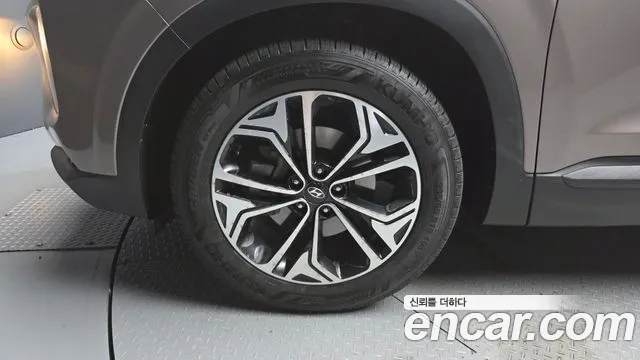 Hyundai Santa Fe 2018 thumb 10