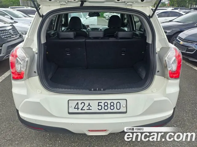 KGM Tivoli 2015 thumb 10