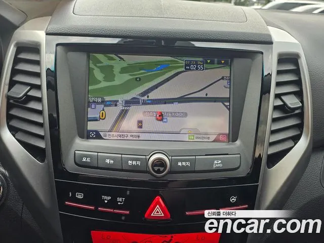 KGM Tivoli 2015 thumb 6