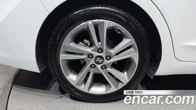 Hyundai AD 2016 thumb 5