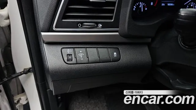 Hyundai AD 2016 thumb 7