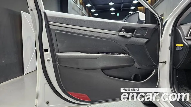 Hyundai AD 2016 thumb 8