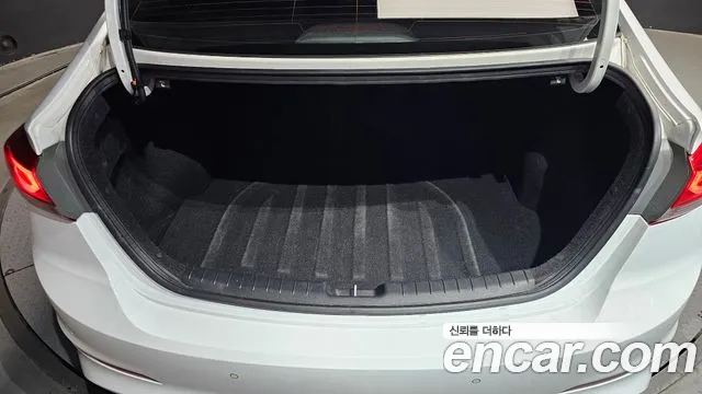 Hyundai AD 2016 thumb 9