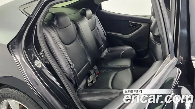Hyundai Avante 2010 thumb 3