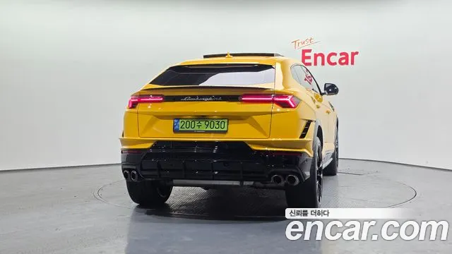 Lamborghini Urus 2024 thumb 6
