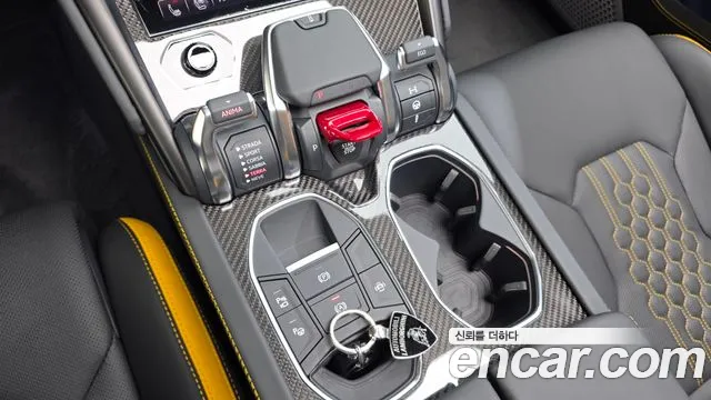 Lamborghini Urus 2024 thumb 4