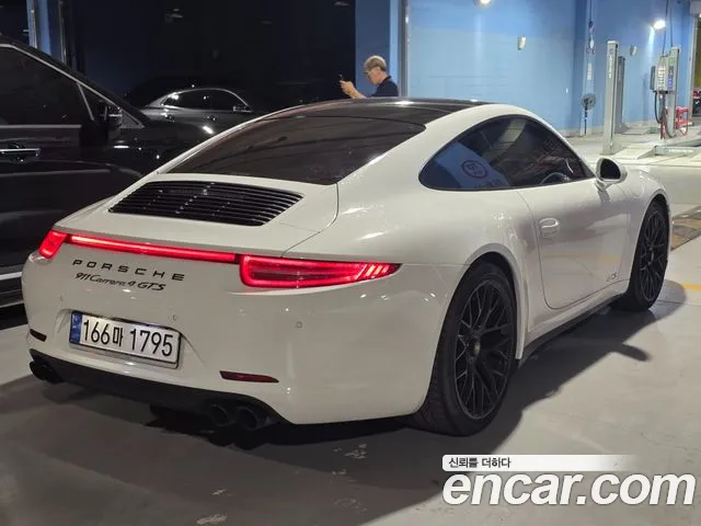 Porsche 911 2016 thumb 10