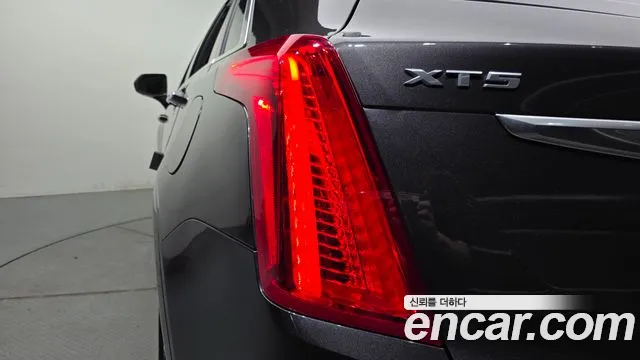 Cadillac XT5 2019 thumb 11