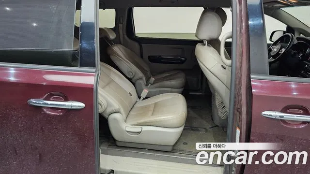 Kia Carnival 2014 thumb 9
