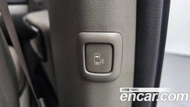 Kia Carnival 2014 thumb 7