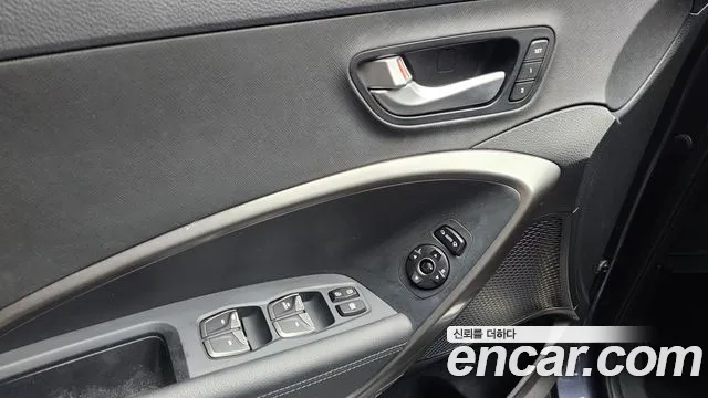 Hyundai Santafe 2016 thumb 7