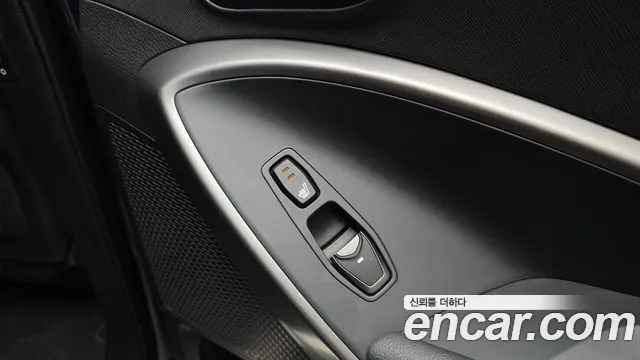 Hyundai Santafe 2016 thumb 10
