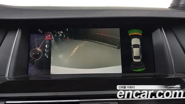 BMW 5 серии 2016 thumb 9