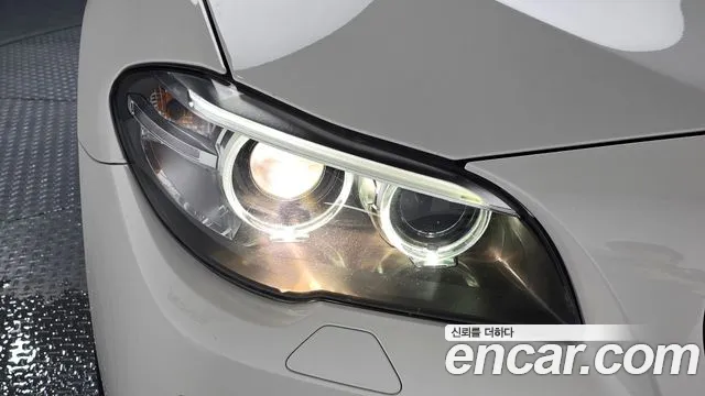 BMW 5 серии 2016 thumb 12