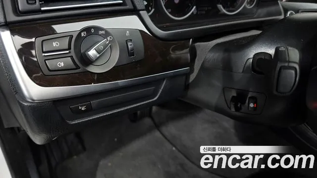 BMW 5 серии 2016 thumb 11